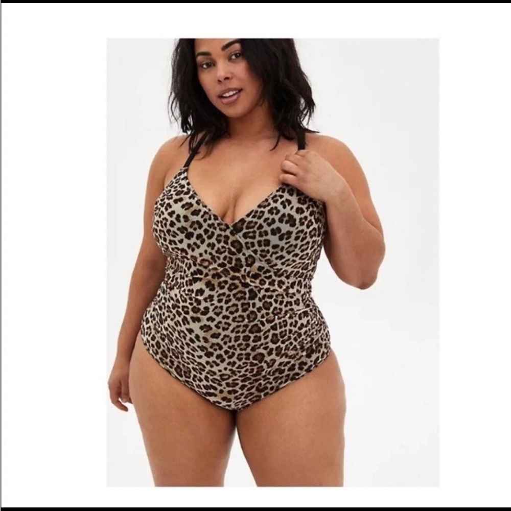 NWT Torrid leopard swimsuit size 5